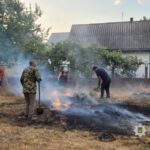 На Уманщині через паління трави чоловік ледь не спалив будинок